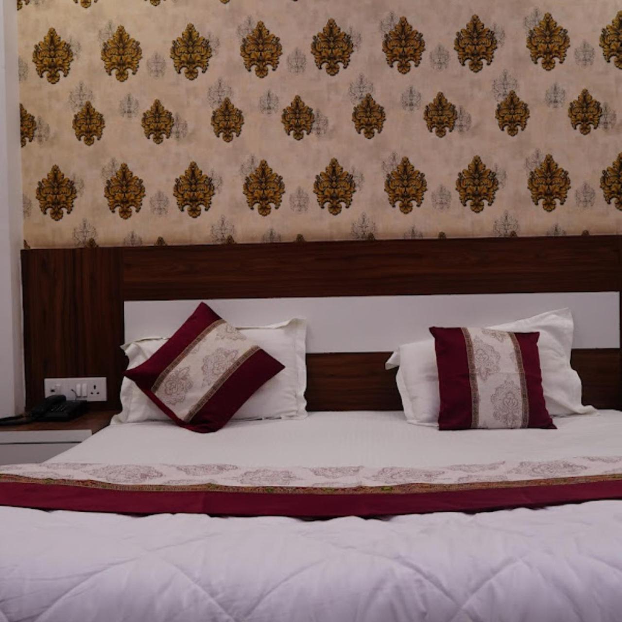 Hotel The Ramay Palace Ayodhya Exterior foto
